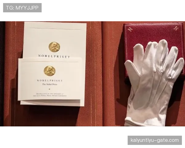 瑞安·洛赫特随手晒泳池照，我的半个月工资看着就没了